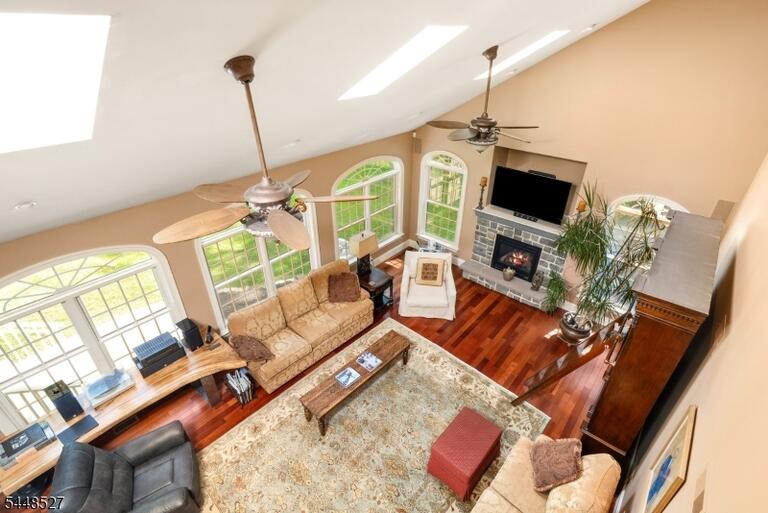 Property listing MLS 4042333 photo 19