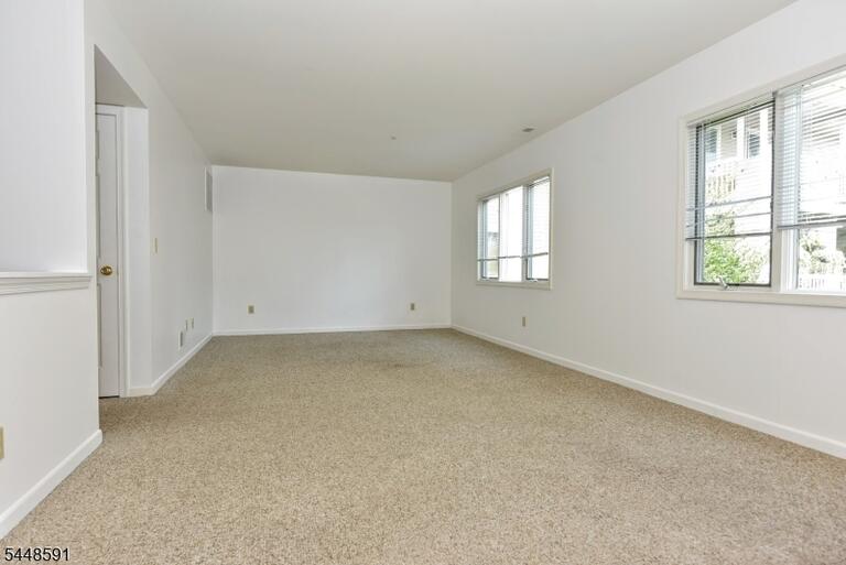 Property listing MLS 4042440 photo 9