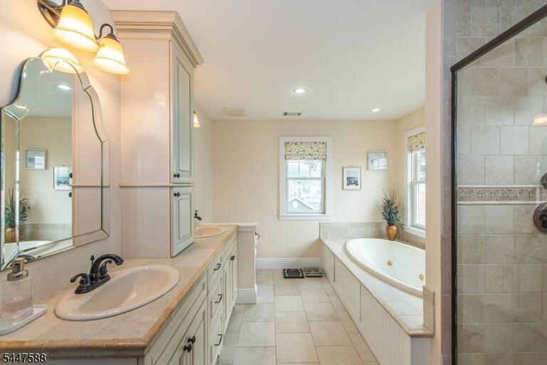 Property listing MLS 4042585 photo 27