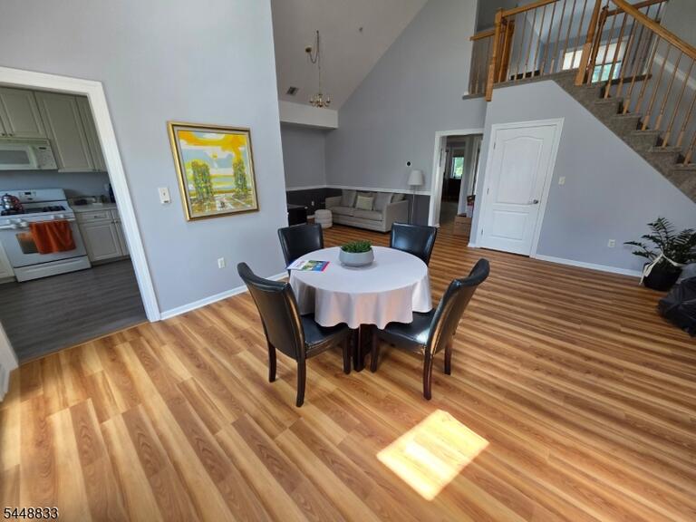 Property listing MLS 4042608 photo 2