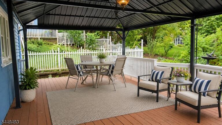 Property listing MLS 4042615 photo 2