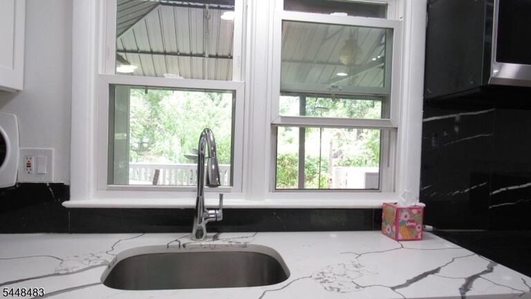 Property listing MLS 4042615 photo 4
