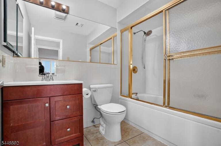 Property listing MLS 4042688 photo 3