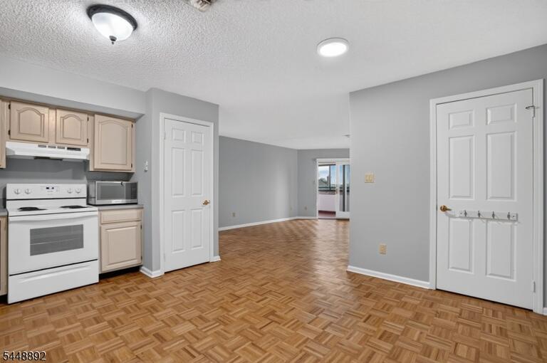 Property listing MLS 4042688 photo 8