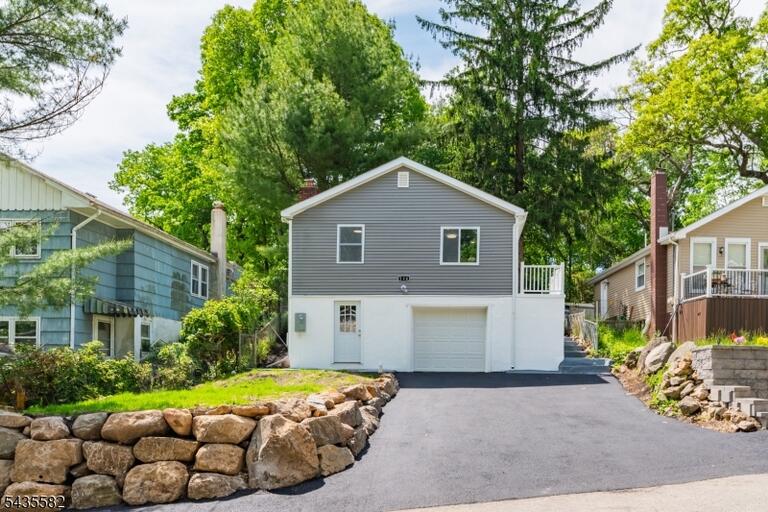 Property listing MLS 4042694 photo 1