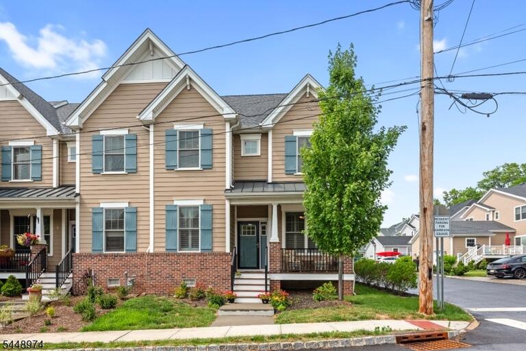 Property listing MLS 4042730 photo 1