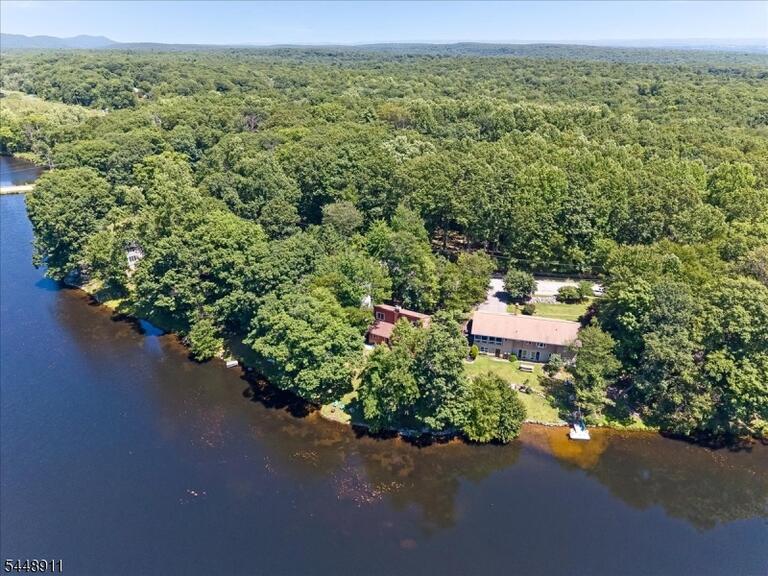 Property listing MLS 4042735 photo 27