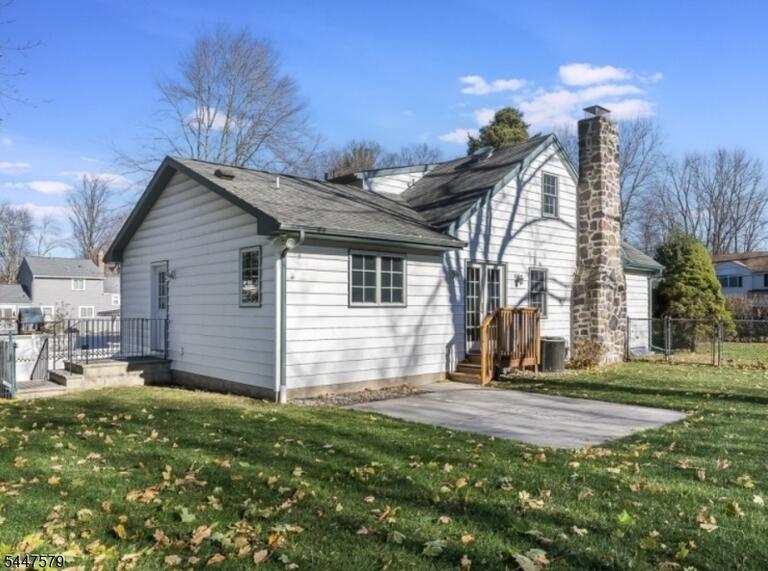 Property listing MLS 4042766 photo 3