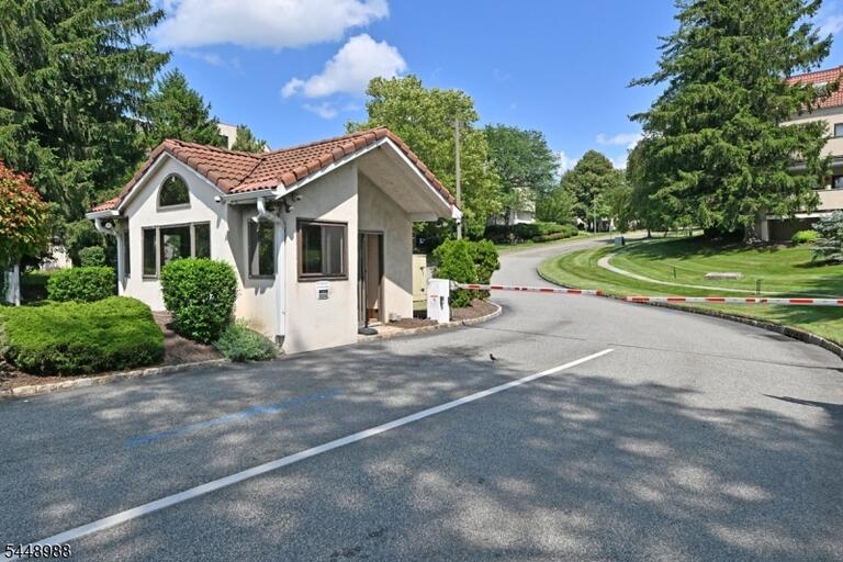 Property listing MLS 4042793 photo 4