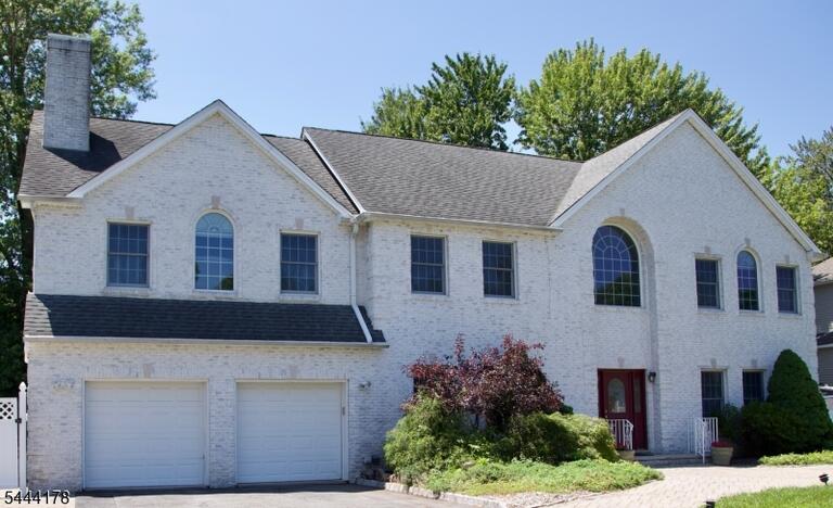 Property listing MLS 4042807 photo 1