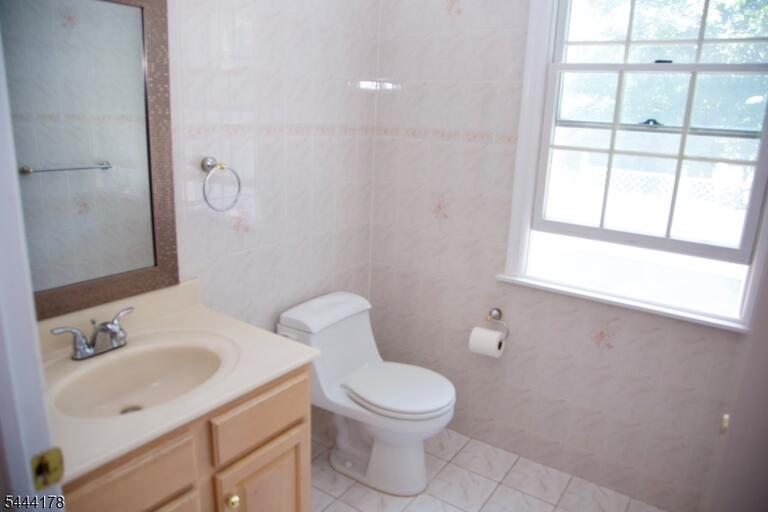 Property listing MLS 4042807 photo 12