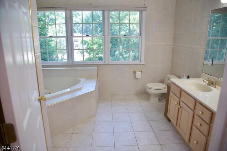 Property listing MLS 4042807 photo 21