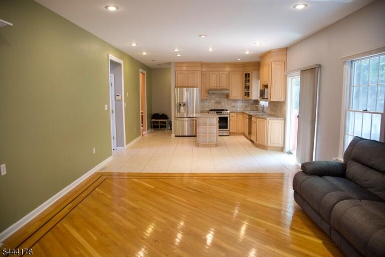 Property listing MLS 4042807 photo 7