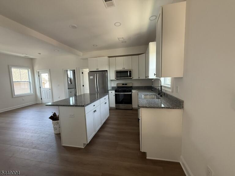 Property listing MLS 4042827 photo 4