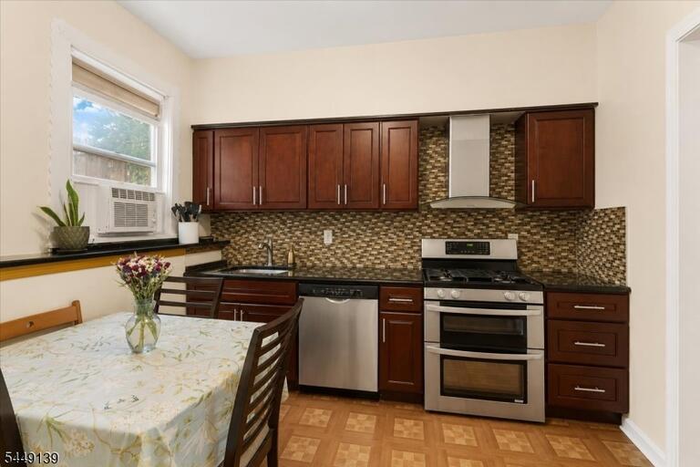 Property listing MLS 4042880 photo 10