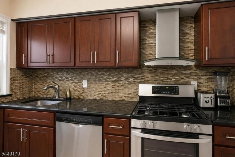 Property listing MLS 4042880 photo 11