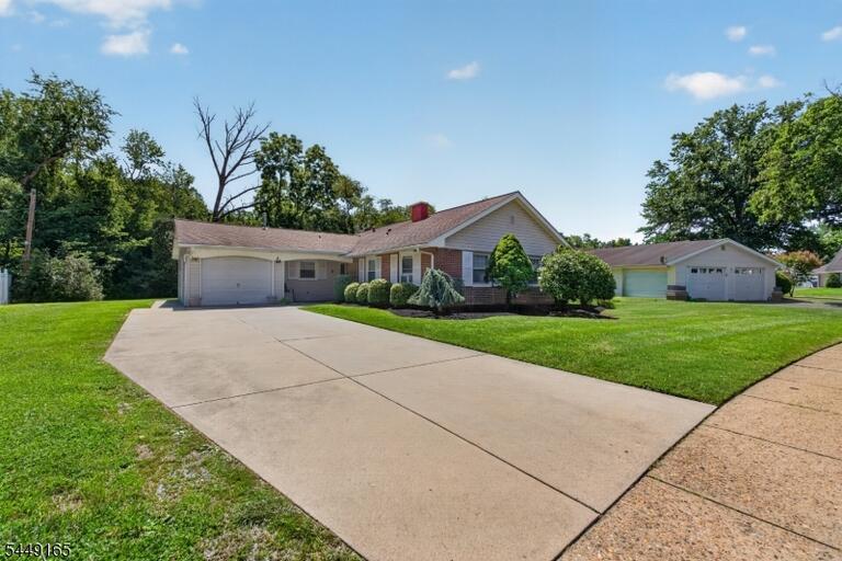 Property listing MLS 4042906 photo 1