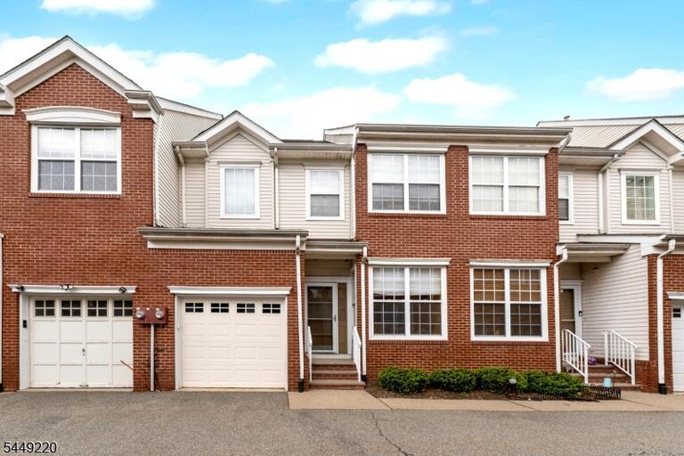 Property listing MLS 4042934 photo 1