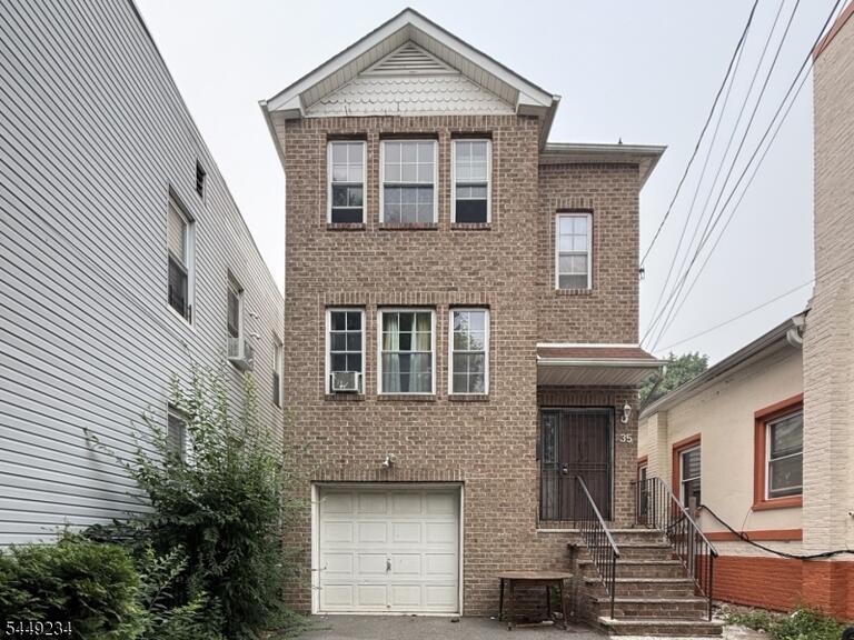 Property listing MLS 4042952 photo 1