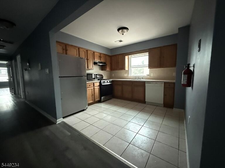 Property listing MLS 4042952 photo 4