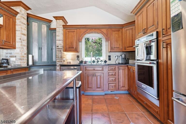 Property listing MLS 4042996 photo 6