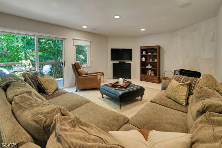 Property listing MLS 4043004 photo 15