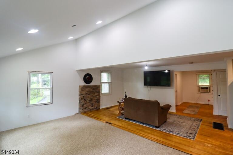 Property listing MLS 4043024 photo 9