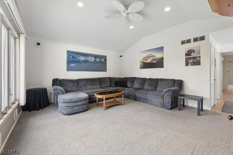 Property listing MLS 4043112 photo 18