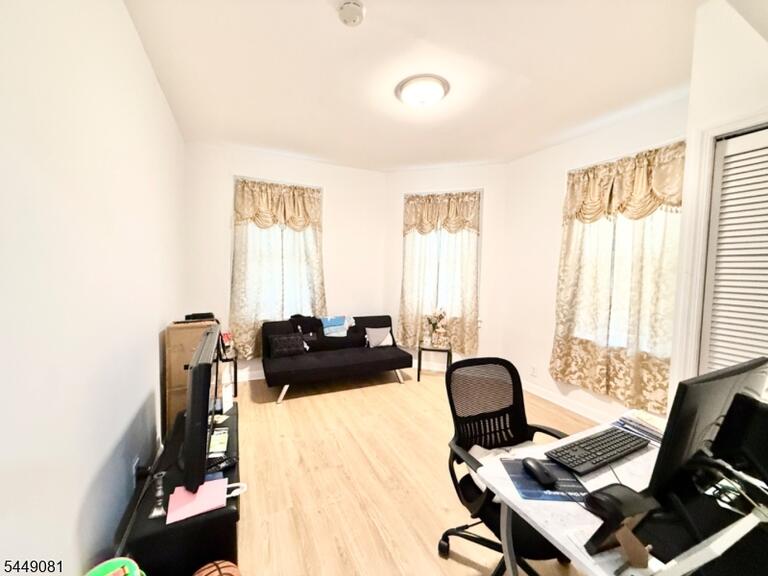 Property listing MLS 4043179 photo 4