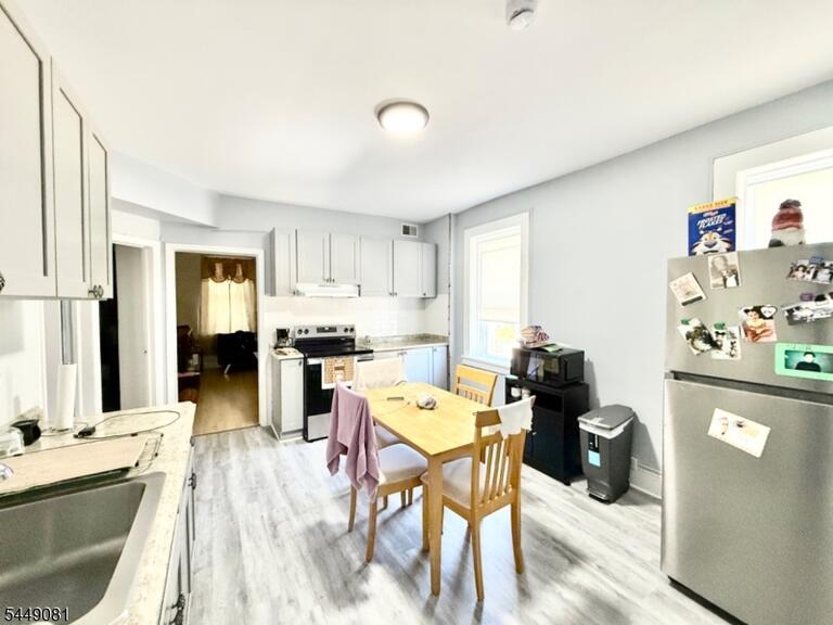 Property listing MLS 4043179 photo 5
