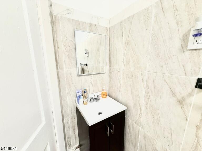 Property listing MLS 4043179 photo 8