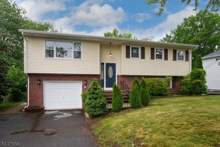 Property listing MLS 4043277 photo 1