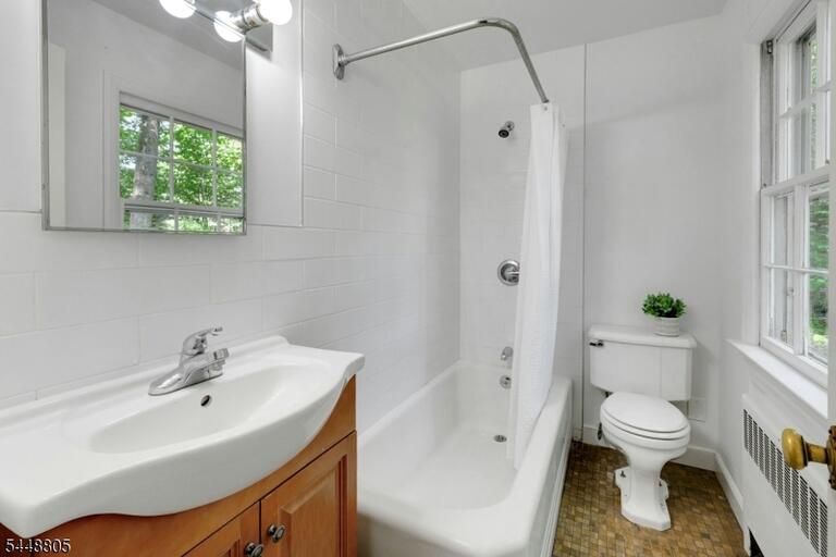 Property listing MLS 4043390 photo 25