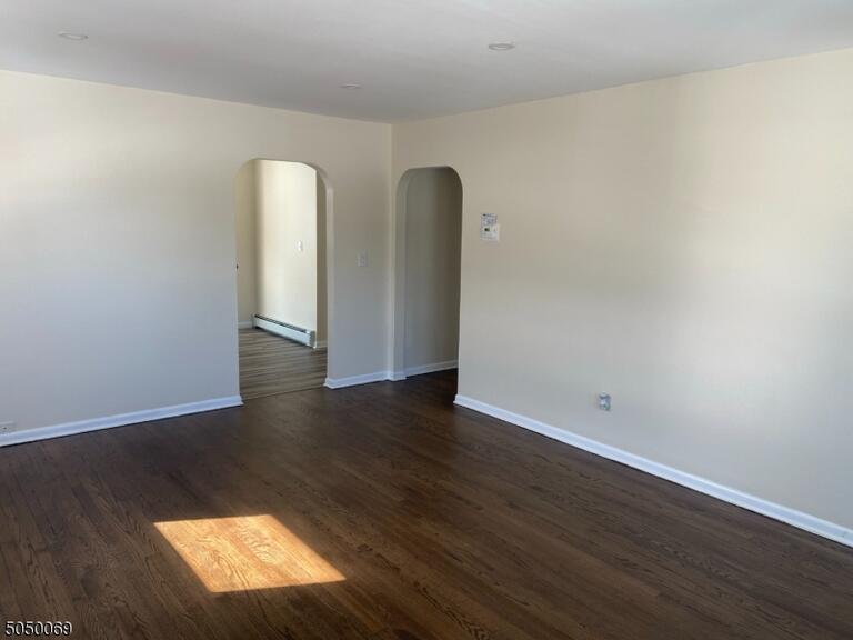 Property listing MLS 4043504 photo 4