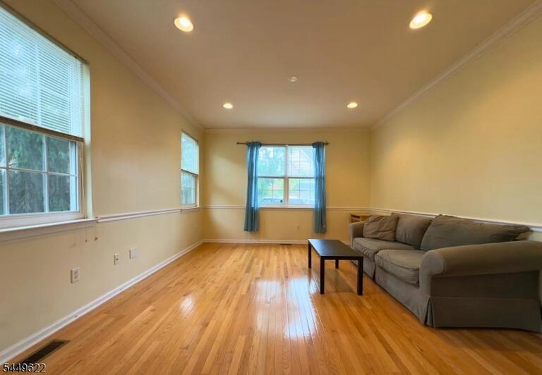 Property listing MLS 4043507 photo 2