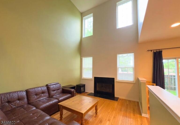 Property listing MLS 4043507 photo 6