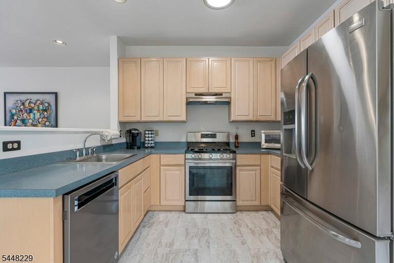 Property listing MLS 4043836 photo 6