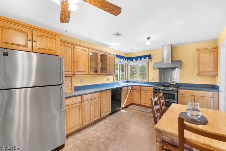Property listing MLS 4043839 photo 10
