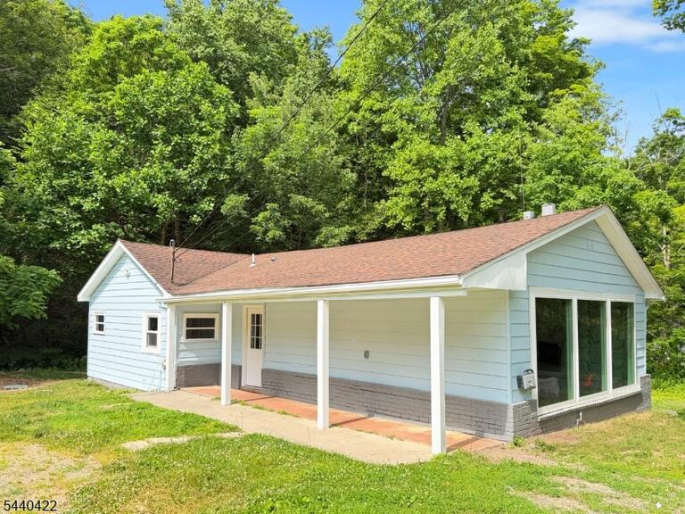 Property listing MLS 4043846 photo 1