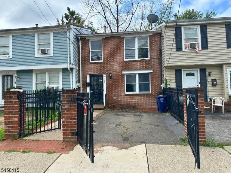 Property listing MLS 4043930 photo 2