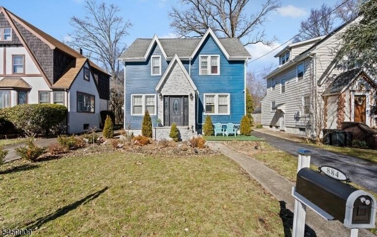 Property listing MLS 4044014 photo 2