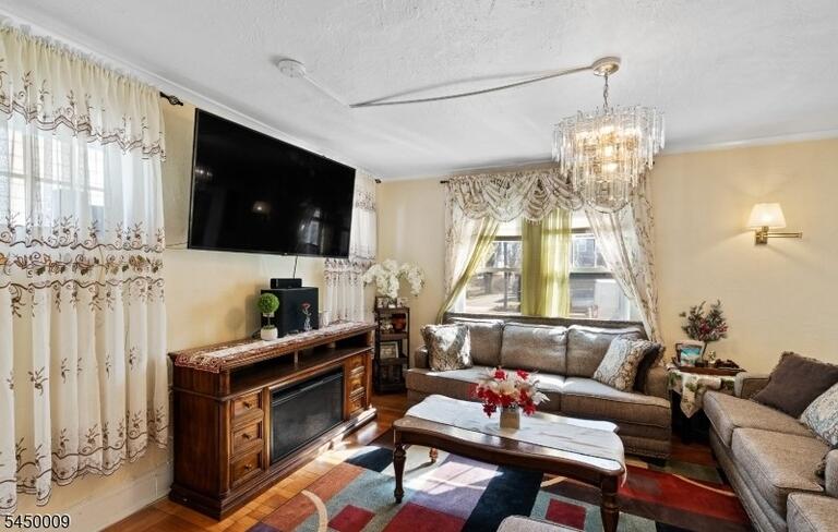 Property listing MLS 4044014 photo 5