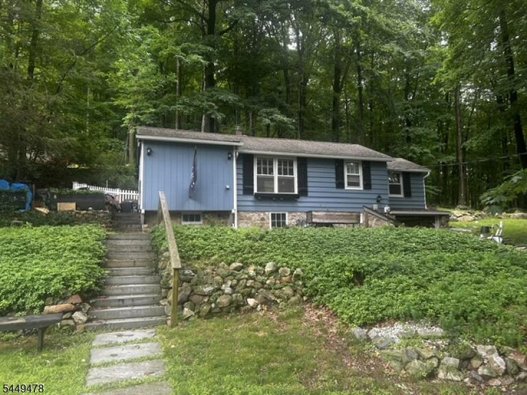 Property listing MLS 4044041 photo 1