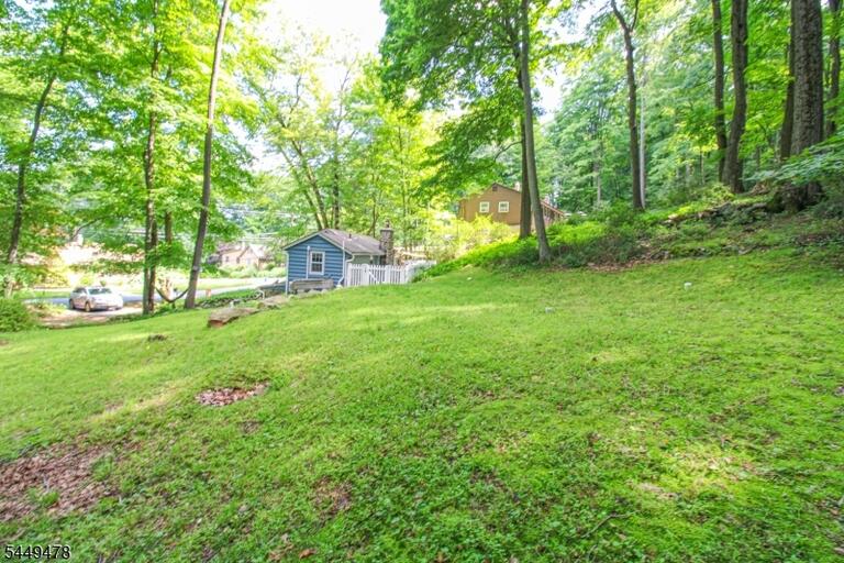 Property listing MLS 4044041 photo 3