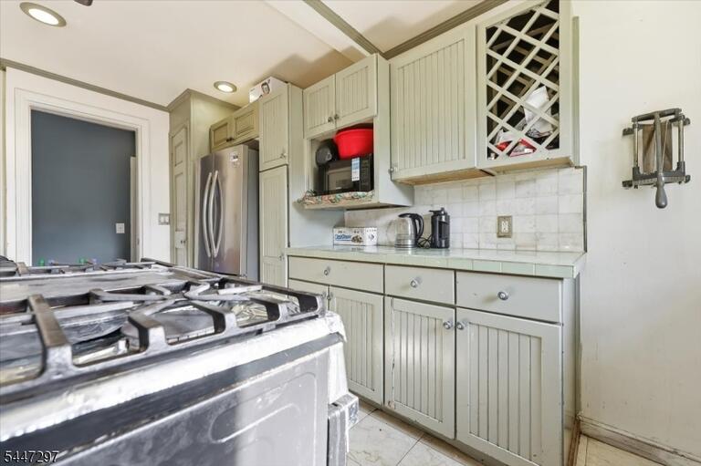 Property listing MLS 4044146 photo 14