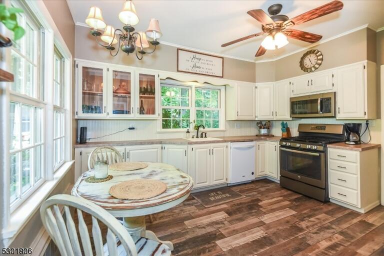 Property listing MLS 4044180 photo 17