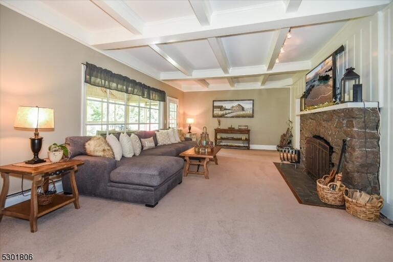 Property listing MLS 4044180 photo 7