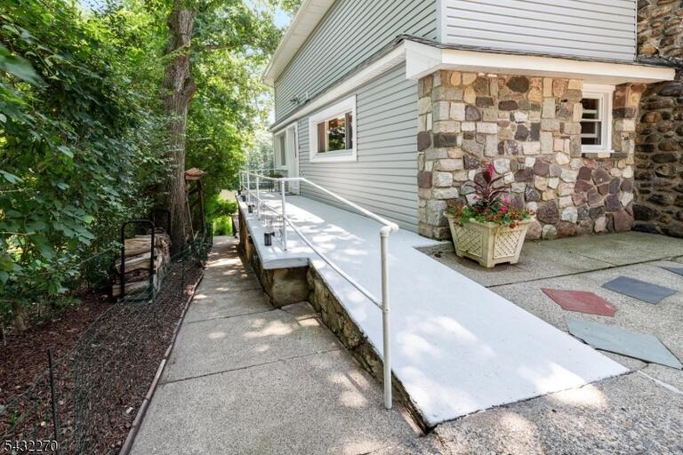 Property listing MLS 4044187 photo 27