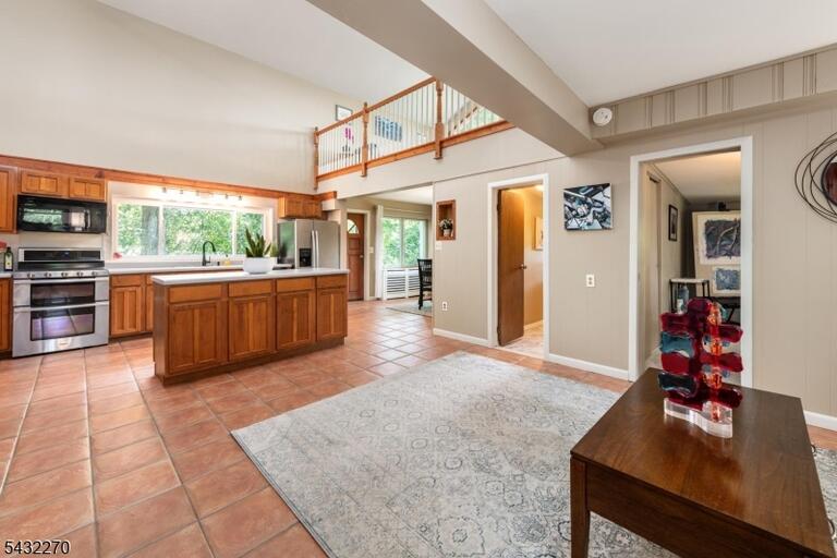 Property listing MLS 4044187 photo 8