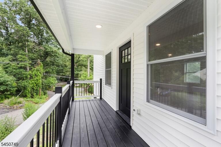 Property listing MLS 4044195 photo 1